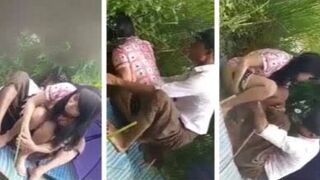 ဘဲကြီးကတော့ ပြုံးပြုံးနဲ့ စော်လေးကိုပုဆိုးလှန်တီးတဲ့ ချောင်းရိုက်