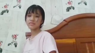 တယောက်ထဲဆိုတော့ သူလေးလဲ့ပျင်းနေပြီပေါ့ကွယ်